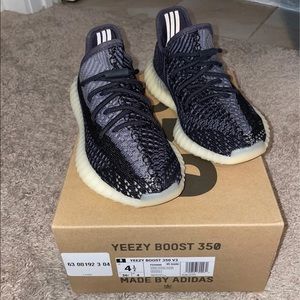 Yeezy Boost 350 V2 Carbon - BRAND NEW!